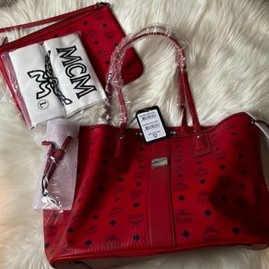 Red Reversible MCM Liz Shopper